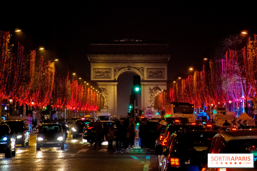 Illuminations de Noël des Champs-Elysées 2018 avec Karl Lagerfeld