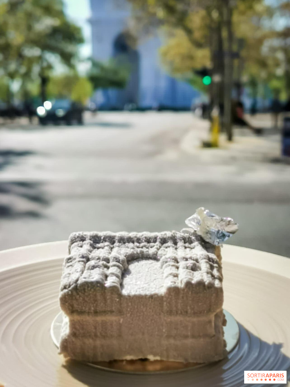 The Arc De Triomphe Wrapped The Limited Edition Pastry By Jeffrey Cagnes Sortiraparis Com