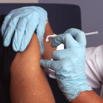 Coronavirus : pour tester son vaccin, le Royaume-Uni fait appel à des cobayes