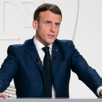 Covid : "Nous sommes en train de prendre les décisions requises pour protéger Noël" confirme Macron